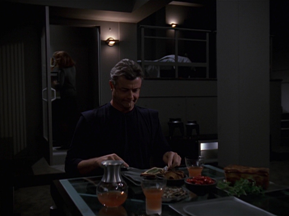 extant_StarTrek_VOY_7x16-WorkforcePart1_2333.jpg
