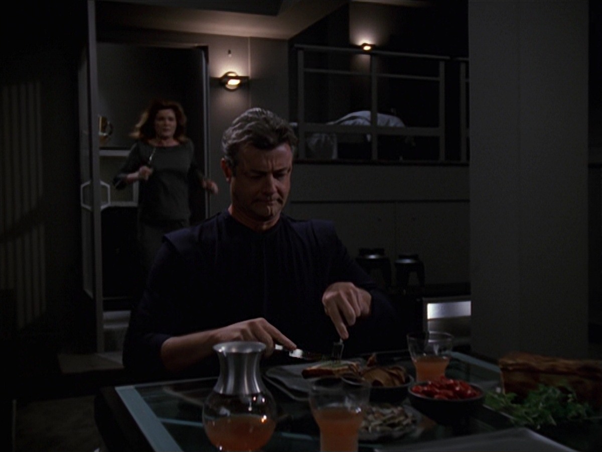 extant_StarTrek_VOY_7x16-WorkforcePart1_2335.jpg