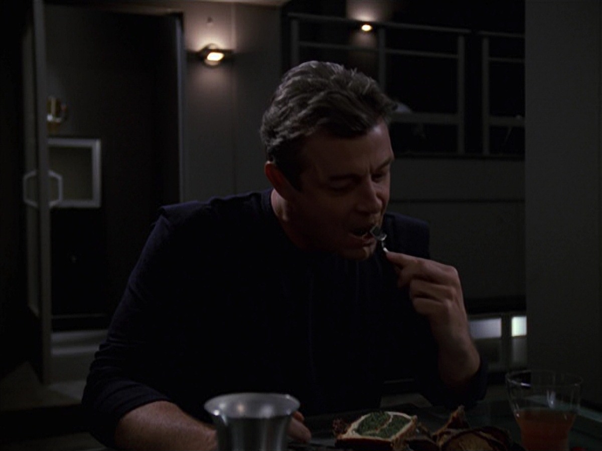 extant_StarTrek_VOY_7x16-WorkforcePart1_2351.jpg