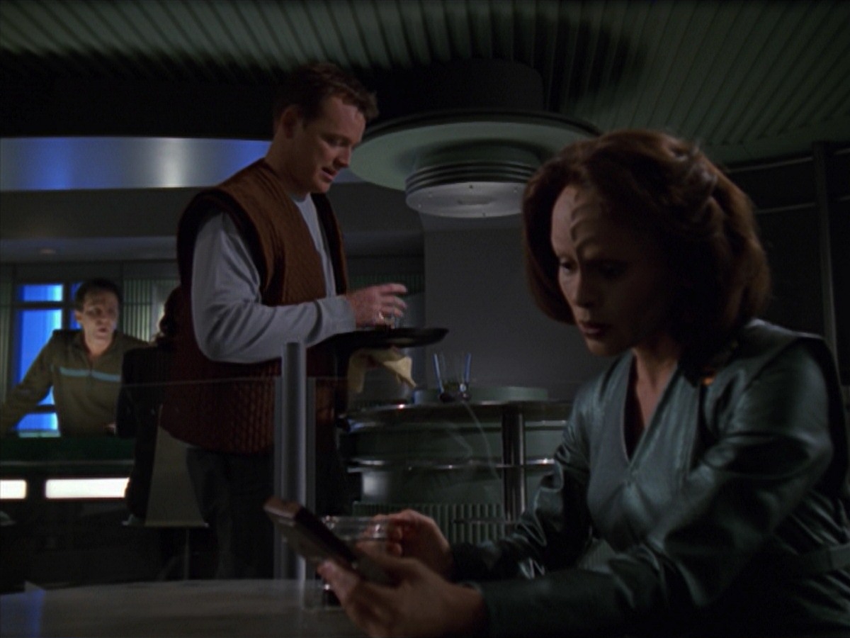 extant_StarTrek_VOY_7x16-WorkforcePart1_2622.jpg