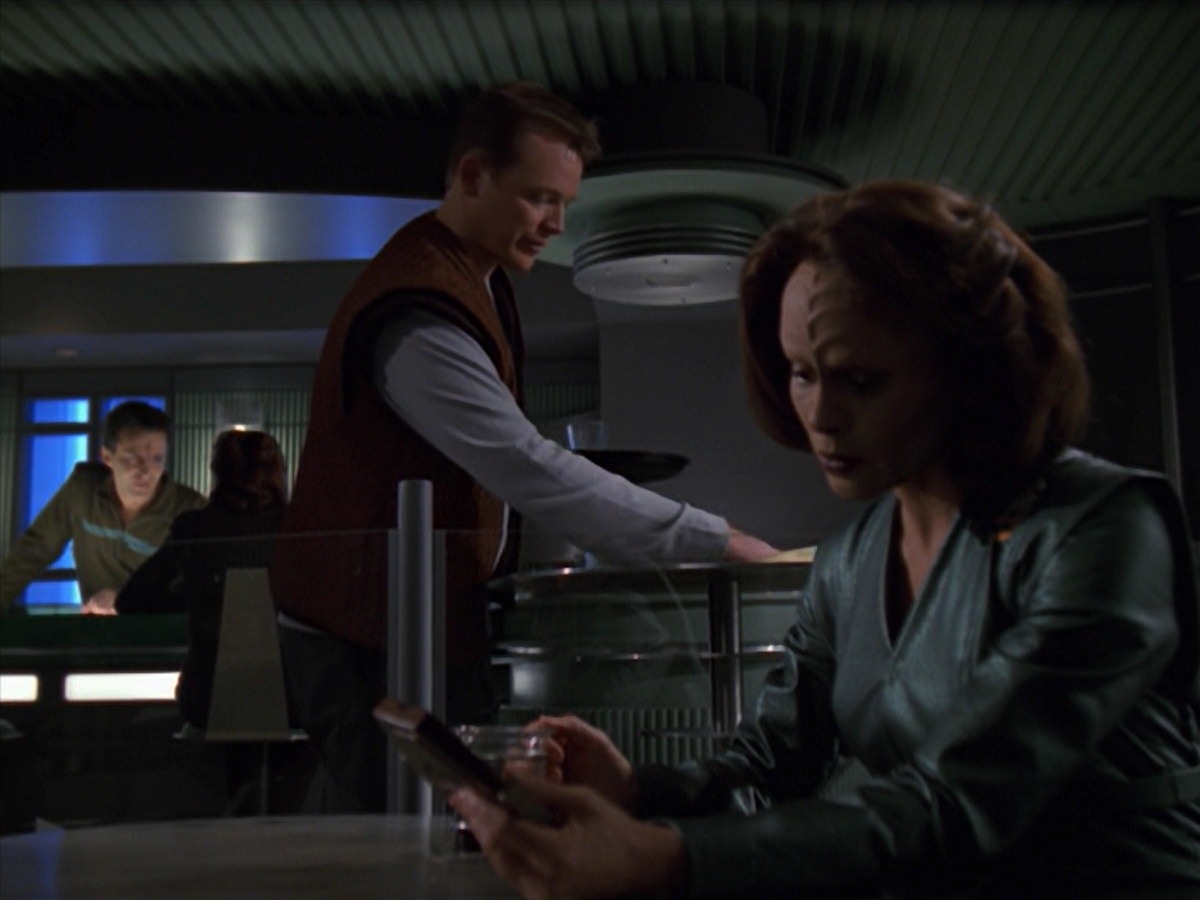 extant_StarTrek_VOY_7x16-WorkforcePart1_2625.jpg