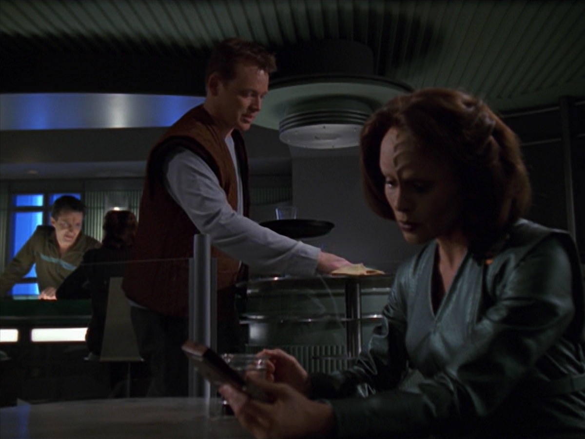 extant_StarTrek_VOY_7x16-WorkforcePart1_2626.jpg