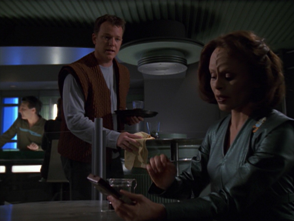 extant_StarTrek_VOY_7x16-WorkforcePart1_2635.jpg