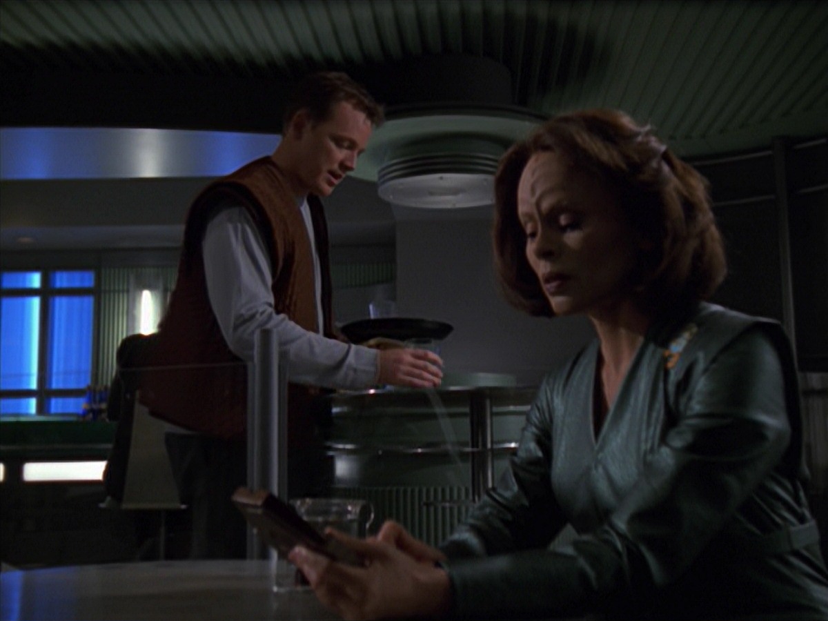 extant_StarTrek_VOY_7x16-WorkforcePart1_2648.jpg