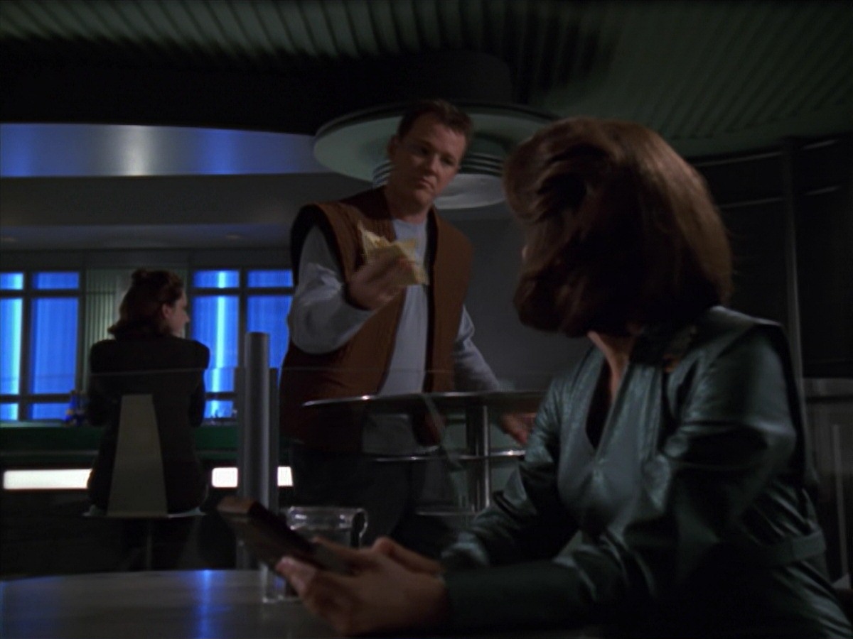extant_StarTrek_VOY_7x16-WorkforcePart1_2661.jpg