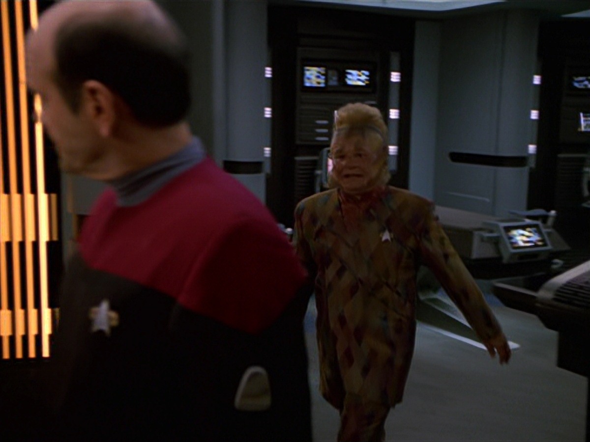 extant_StarTrek_VOY_7x16-WorkforcePart1_2829.jpg