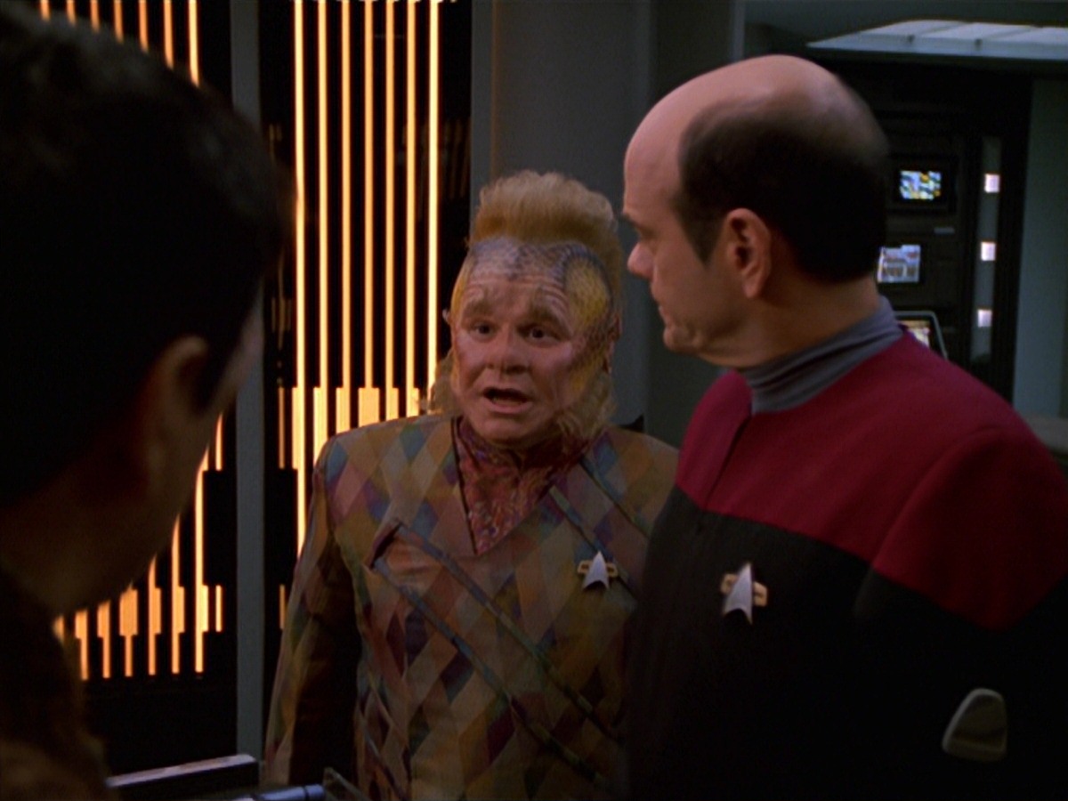 extant_StarTrek_VOY_7x16-WorkforcePart1_2839.jpg