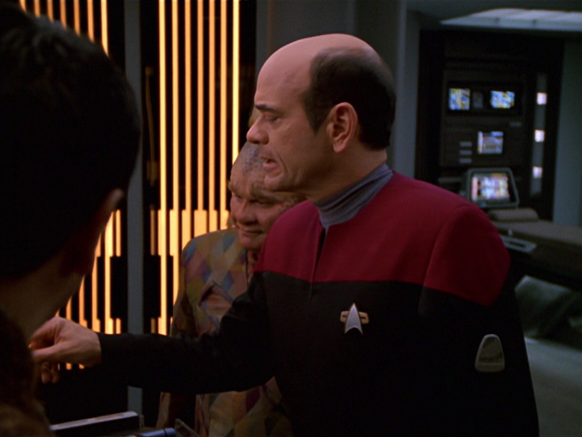 extant_StarTrek_VOY_7x16-WorkforcePart1_2853.jpg