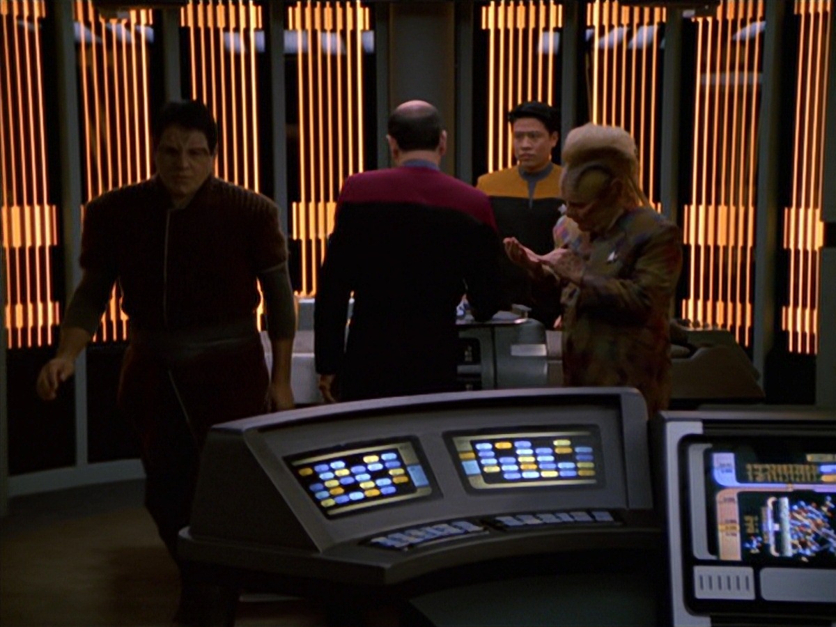 extant_StarTrek_VOY_7x16-WorkforcePart1_2868.jpg