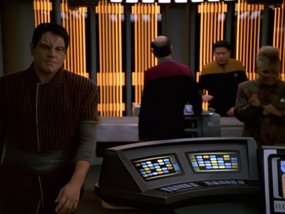 extant_StarTrek_VOY_7x16-WorkforcePart1_2870.jpg