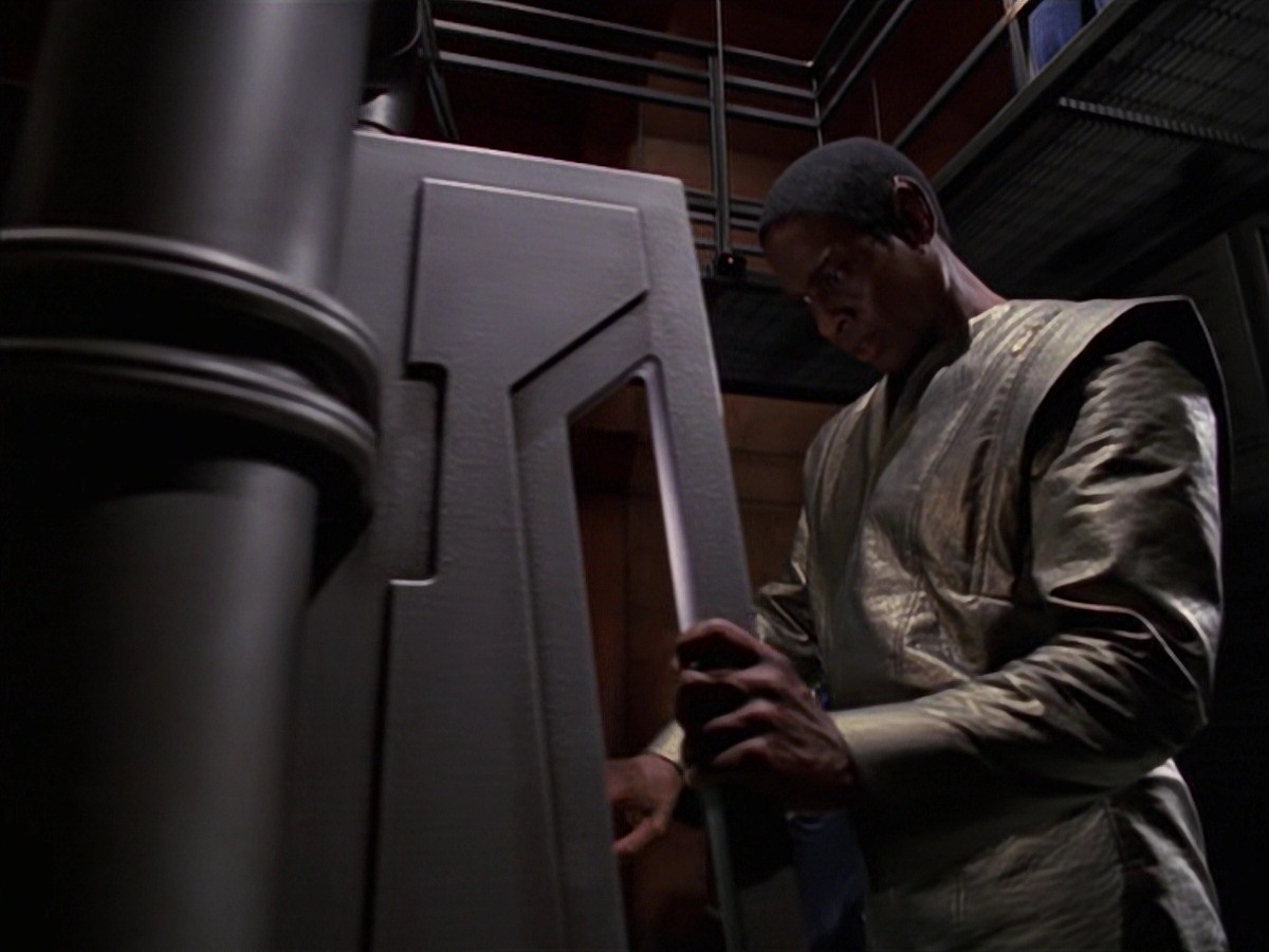 extant_StarTrek_VOY_7x16-WorkforcePart1_2942.jpg