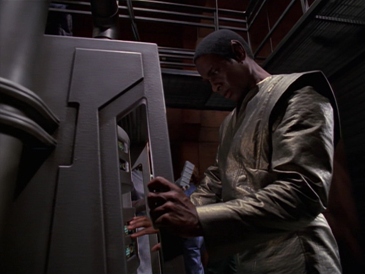 extant_StarTrek_VOY_7x16-WorkforcePart1_2943.jpg