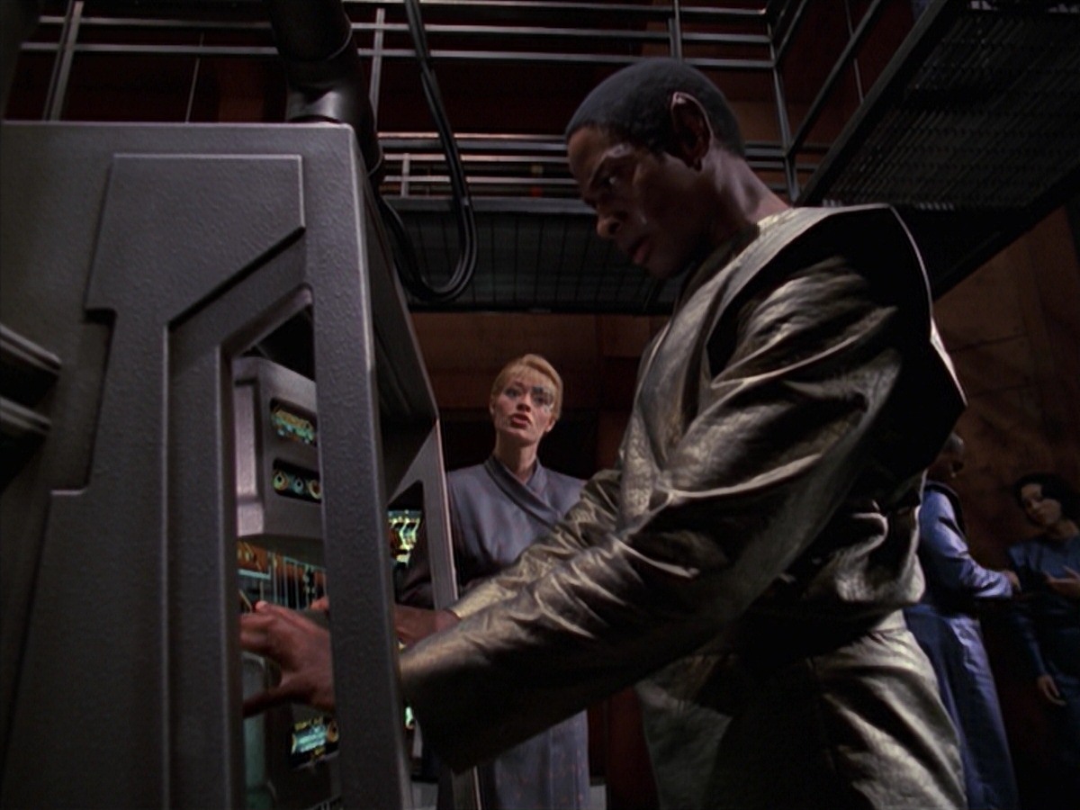 extant_StarTrek_VOY_7x16-WorkforcePart1_2957.jpg