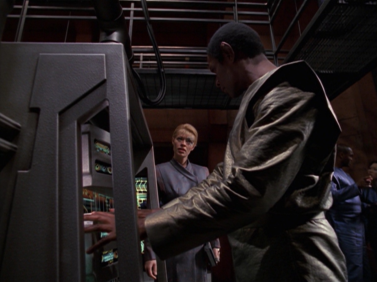 extant_StarTrek_VOY_7x16-WorkforcePart1_2965.jpg