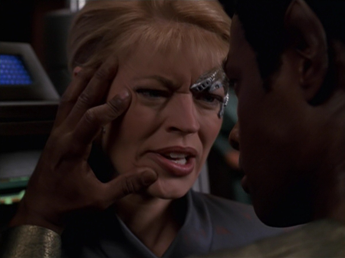 extant_StarTrek_VOY_7x16-WorkforcePart1_2994.jpg