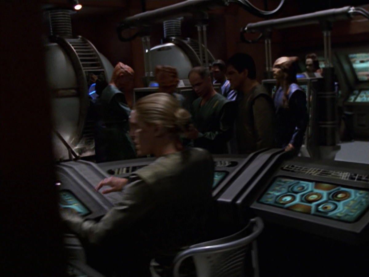 extant_StarTrek_VOY_7x16-WorkforcePart1_3044.jpg