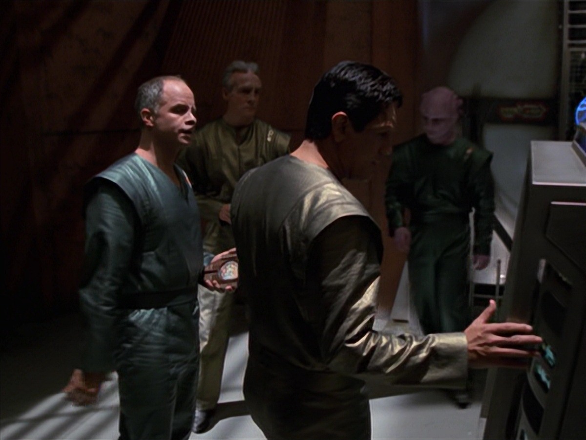 extant_StarTrek_VOY_7x16-WorkforcePart1_3064.jpg