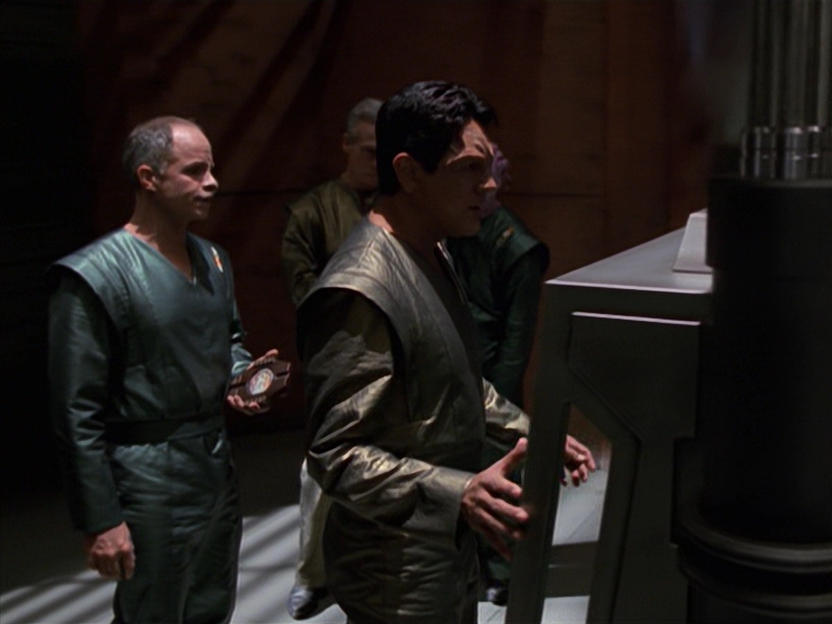 extant_StarTrek_VOY_7x16-WorkforcePart1_3066.jpg