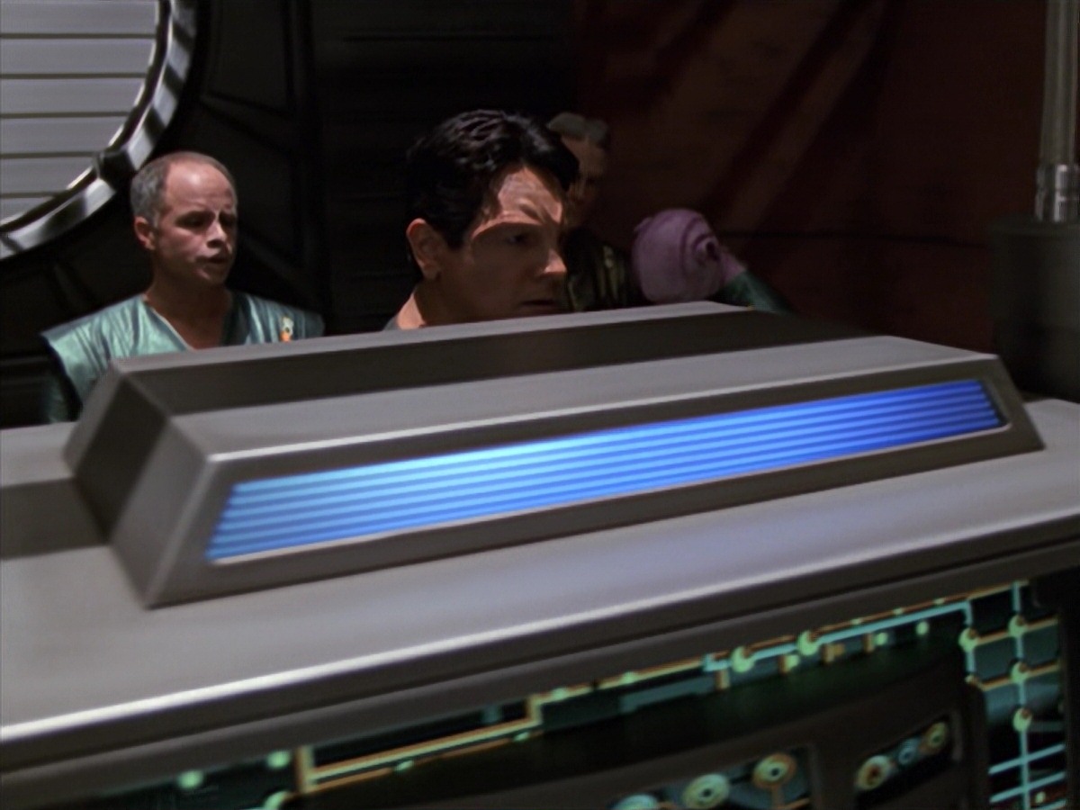 extant_StarTrek_VOY_7x16-WorkforcePart1_3070.jpg