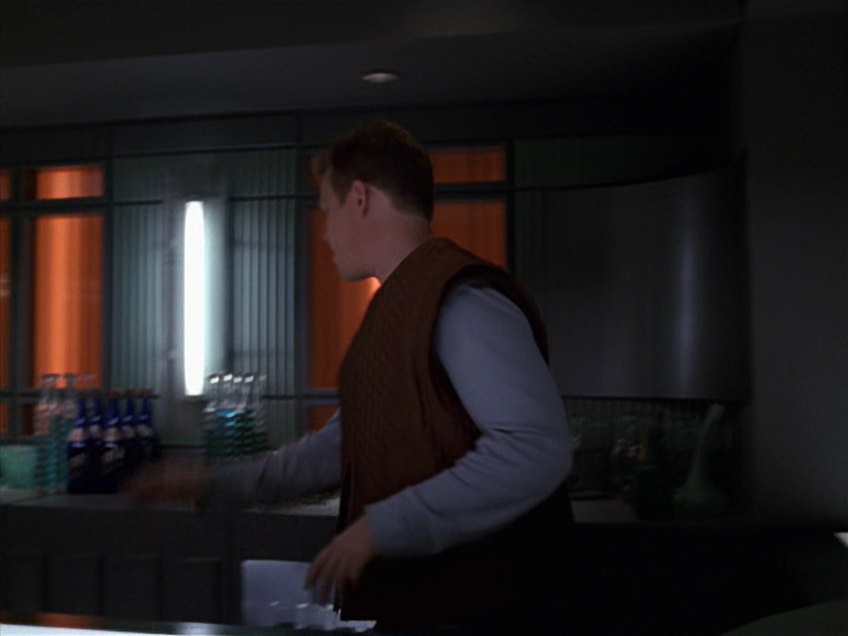 extant_StarTrek_VOY_7x16-WorkforcePart1_3193.jpg