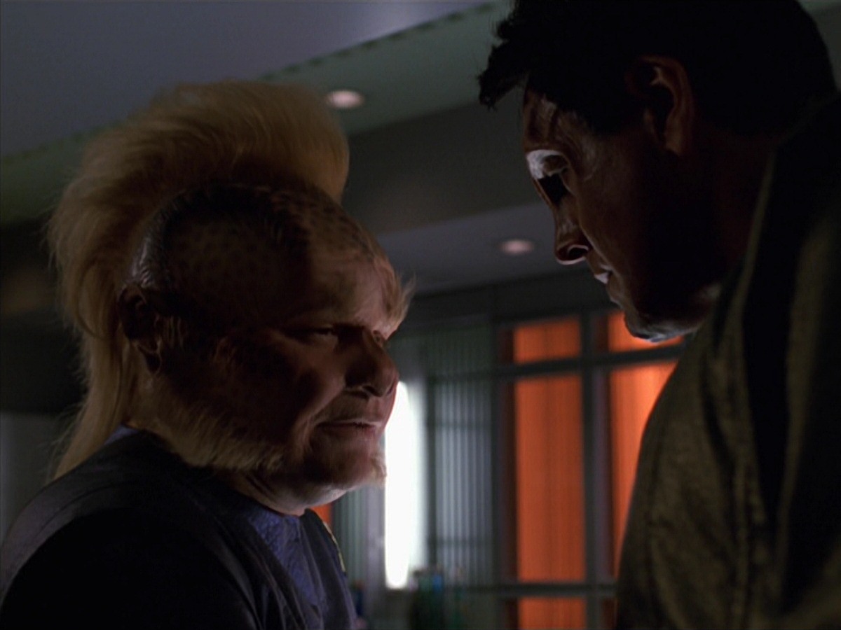 extant_StarTrek_VOY_7x16-WorkforcePart1_3291.jpg
