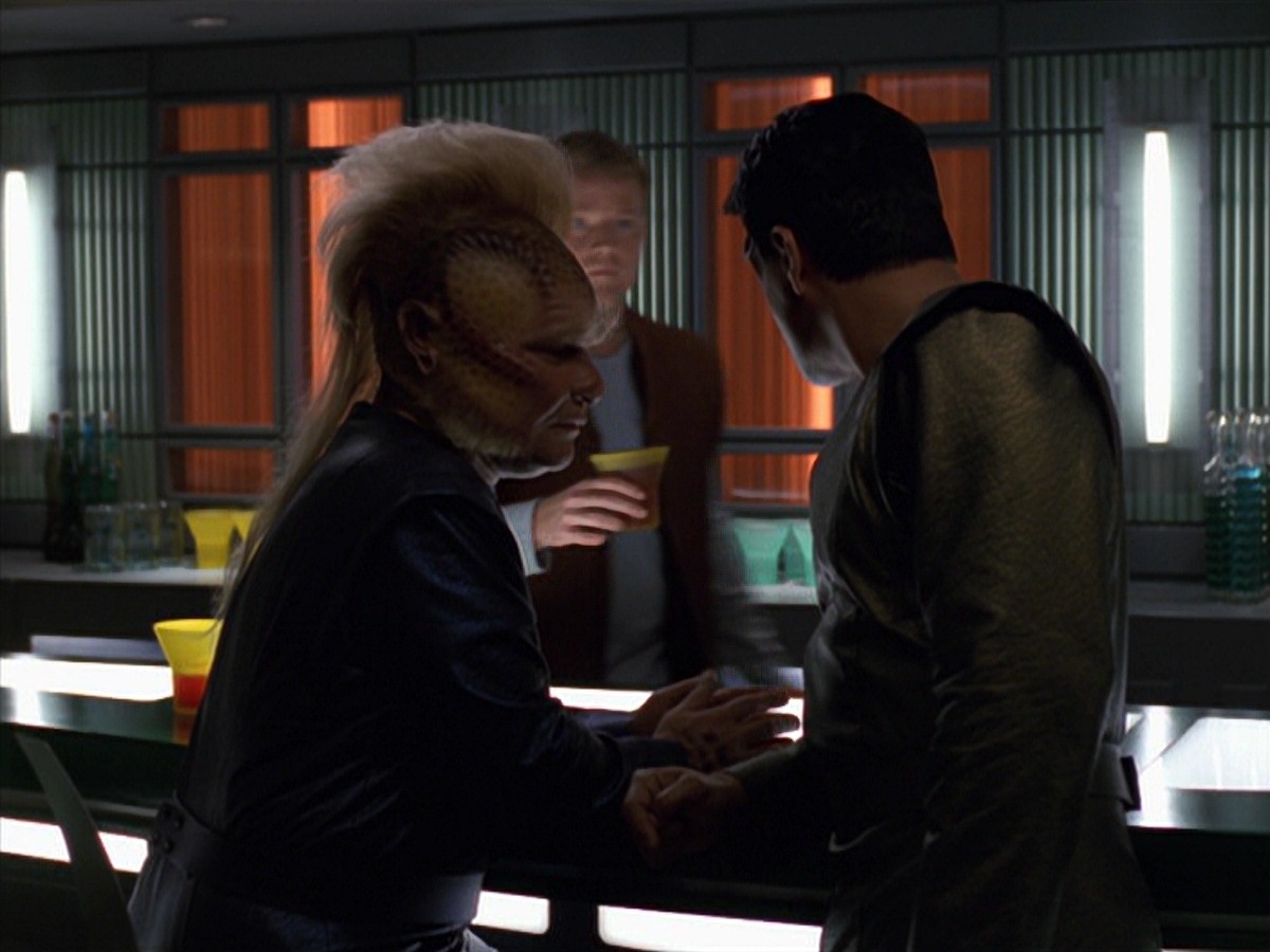 extant_StarTrek_VOY_7x16-WorkforcePart1_3300.jpg