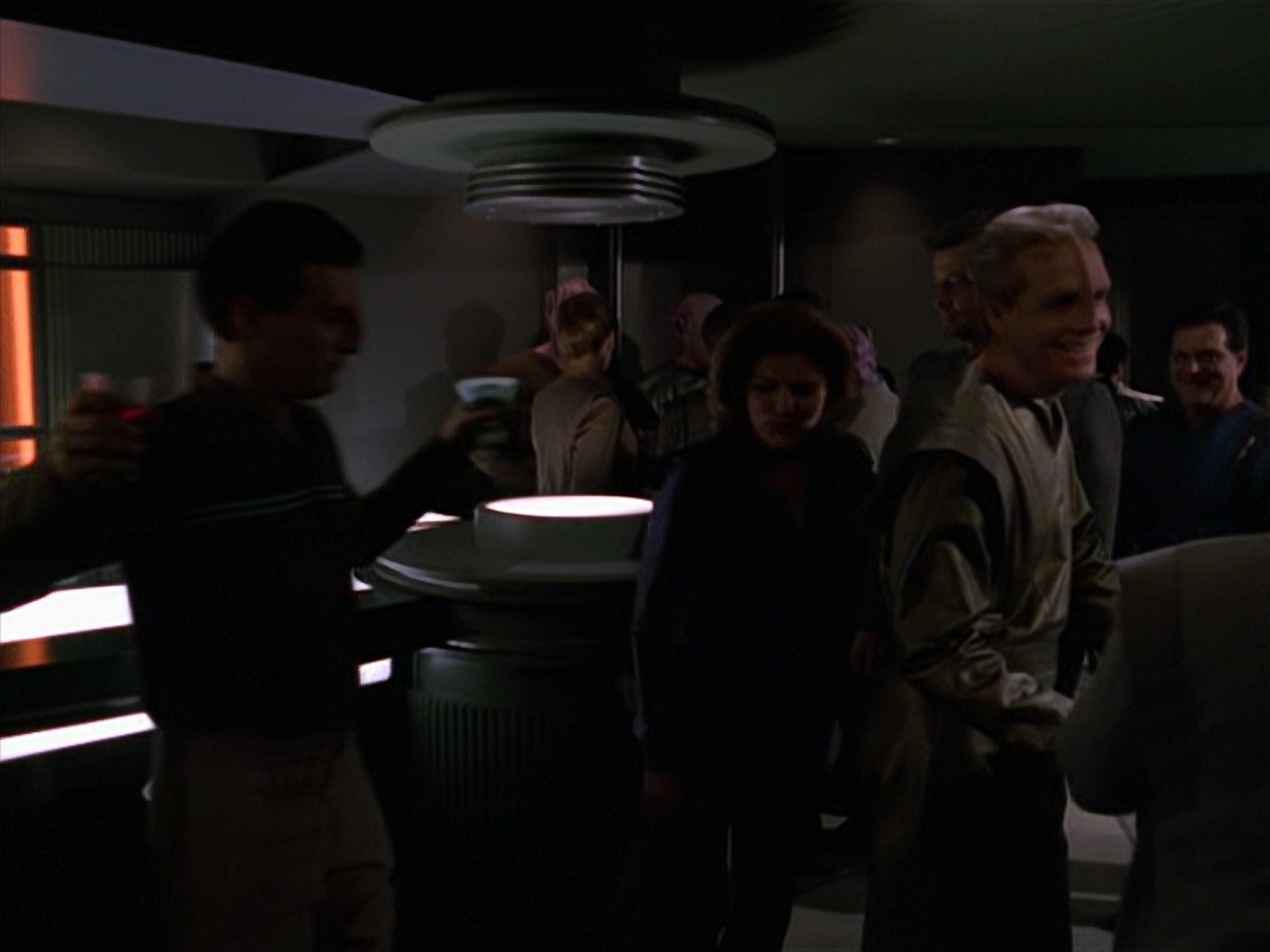 extant_StarTrek_VOY_7x16-WorkforcePart1_3304.jpg