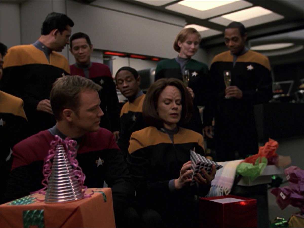 extant_StarTrek_VOY_7x18-HumanError_0244.jpg