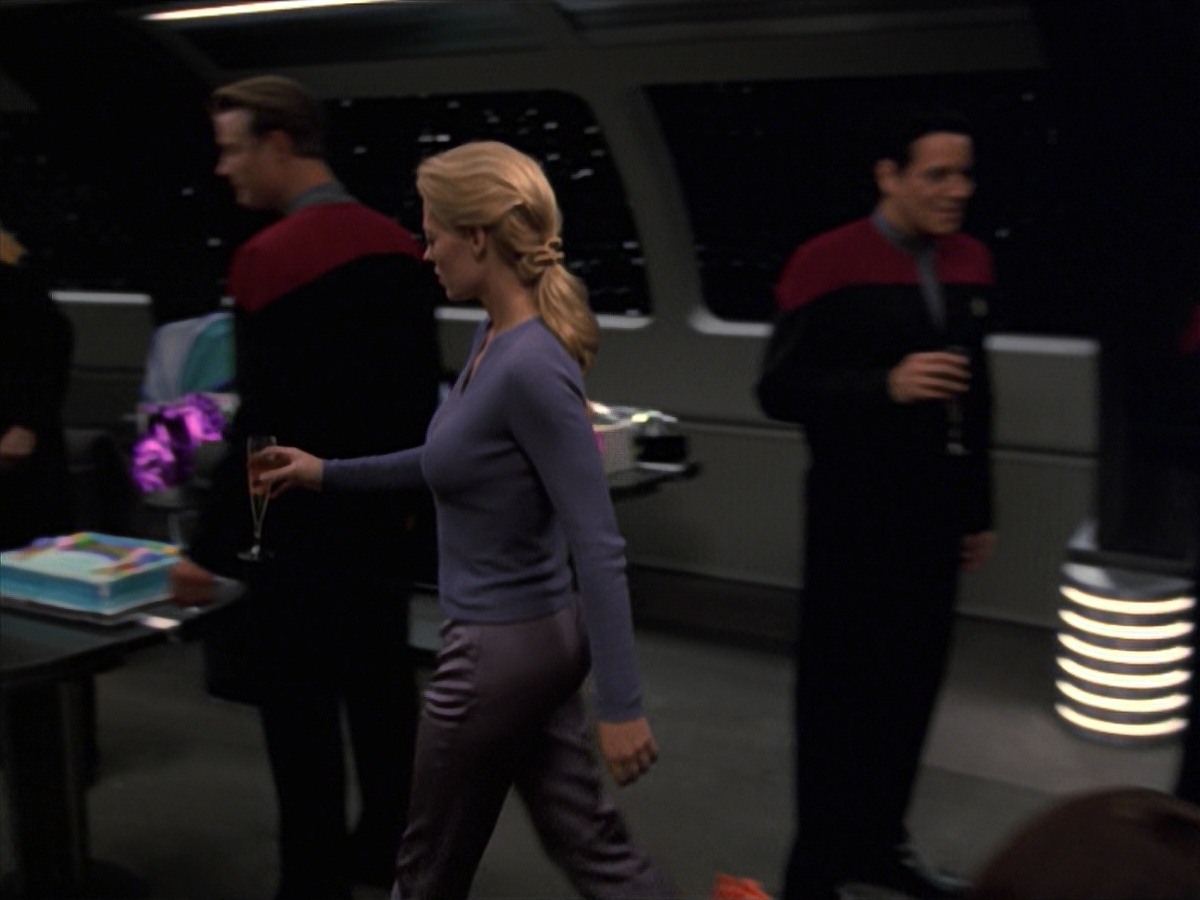 extant_StarTrek_VOY_7x18-HumanError_0425.jpg