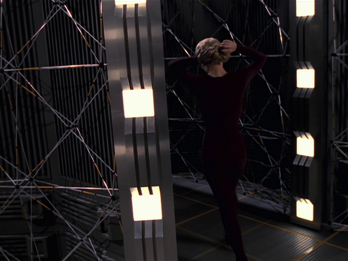 extant_StarTrek_VOY_7x18-HumanError_0439.jpg