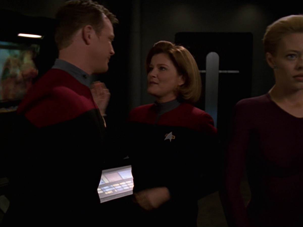 extant_StarTrek_VOY_7x18-HumanError_0476.jpg
