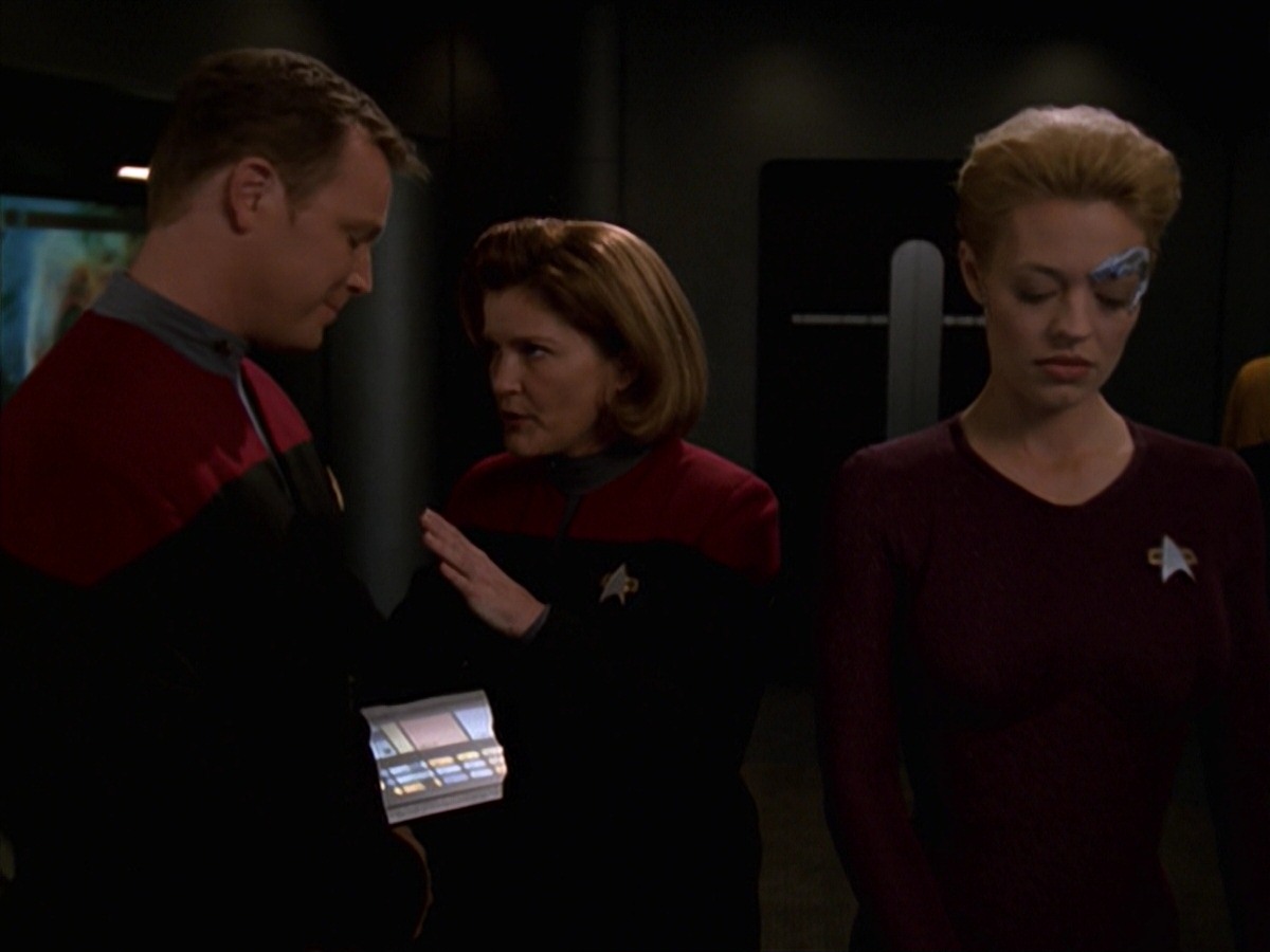 extant_StarTrek_VOY_7x18-HumanError_0480.jpg