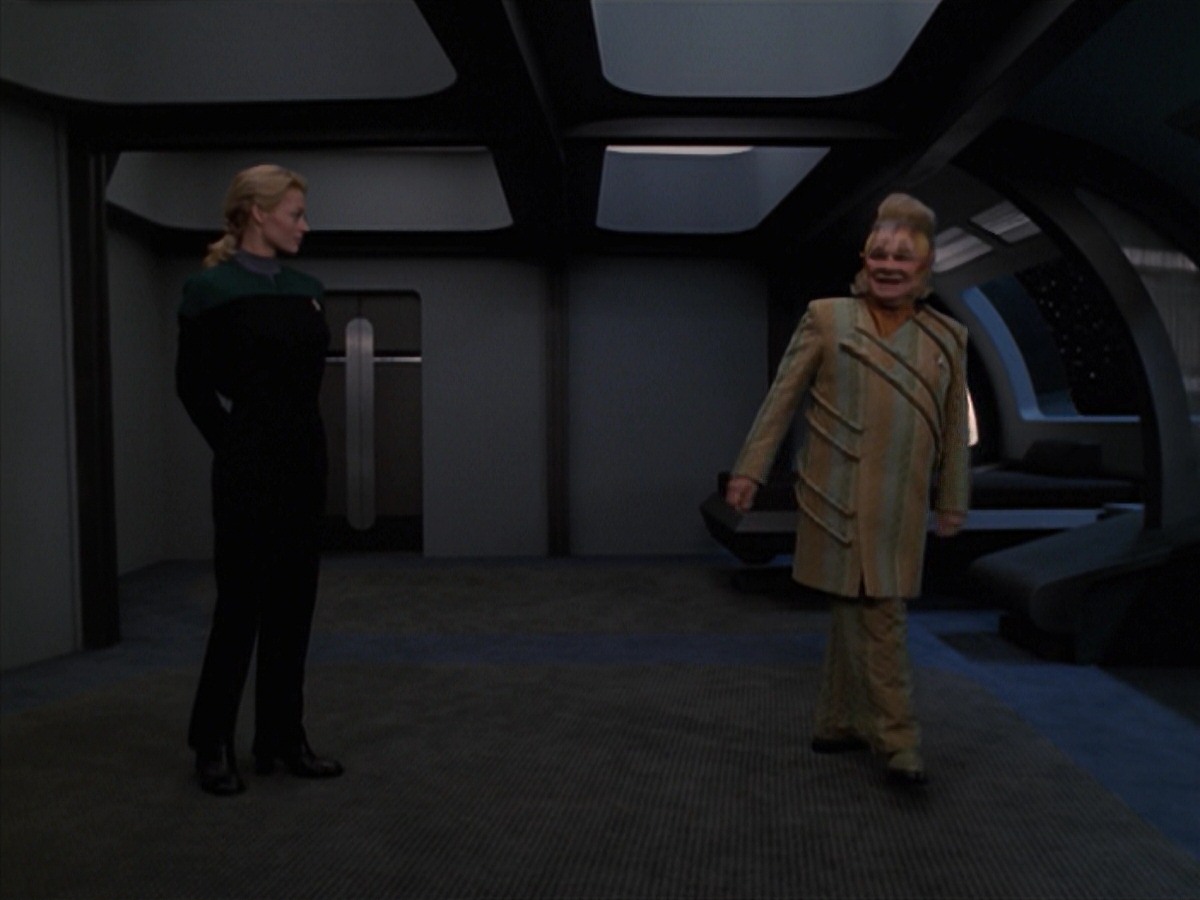 extant_StarTrek_VOY_7x18-HumanError_0540.jpg