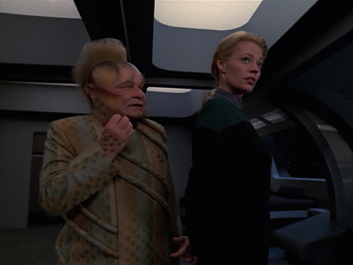 extant_StarTrek_VOY_7x18-HumanError_0650.jpg