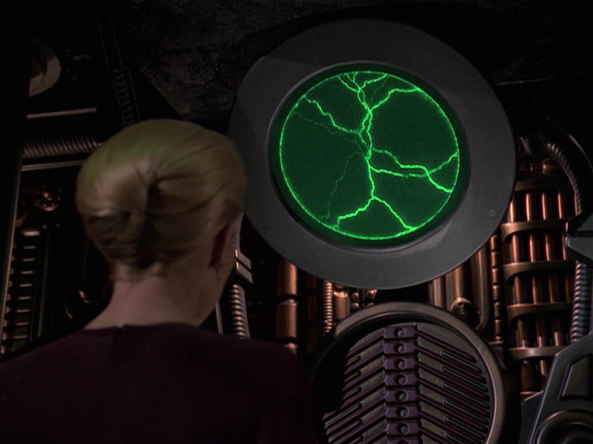 extant_StarTrek_VOY_7x18-HumanError_1205.jpg