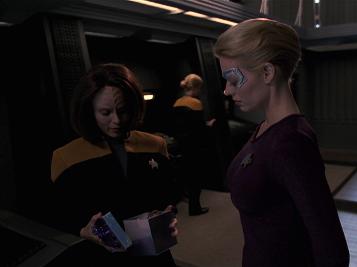 extant_StarTrek_VOY_7x18-HumanError_1253.jpg