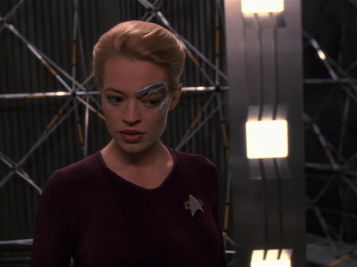 extant_StarTrek_VOY_7x18-HumanError_1354.jpg