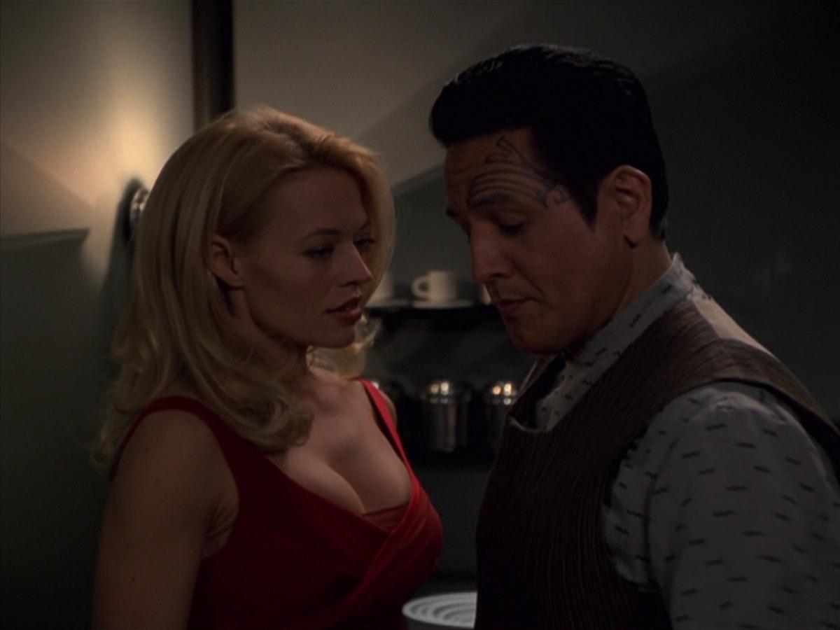 extant_StarTrek_VOY_7x18-HumanError_1483.jpg