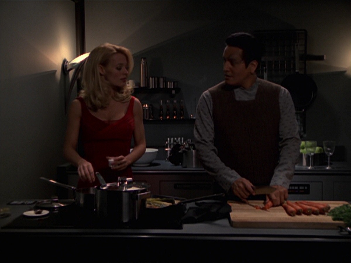 extant_StarTrek_VOY_7x18-HumanError_1511.jpg