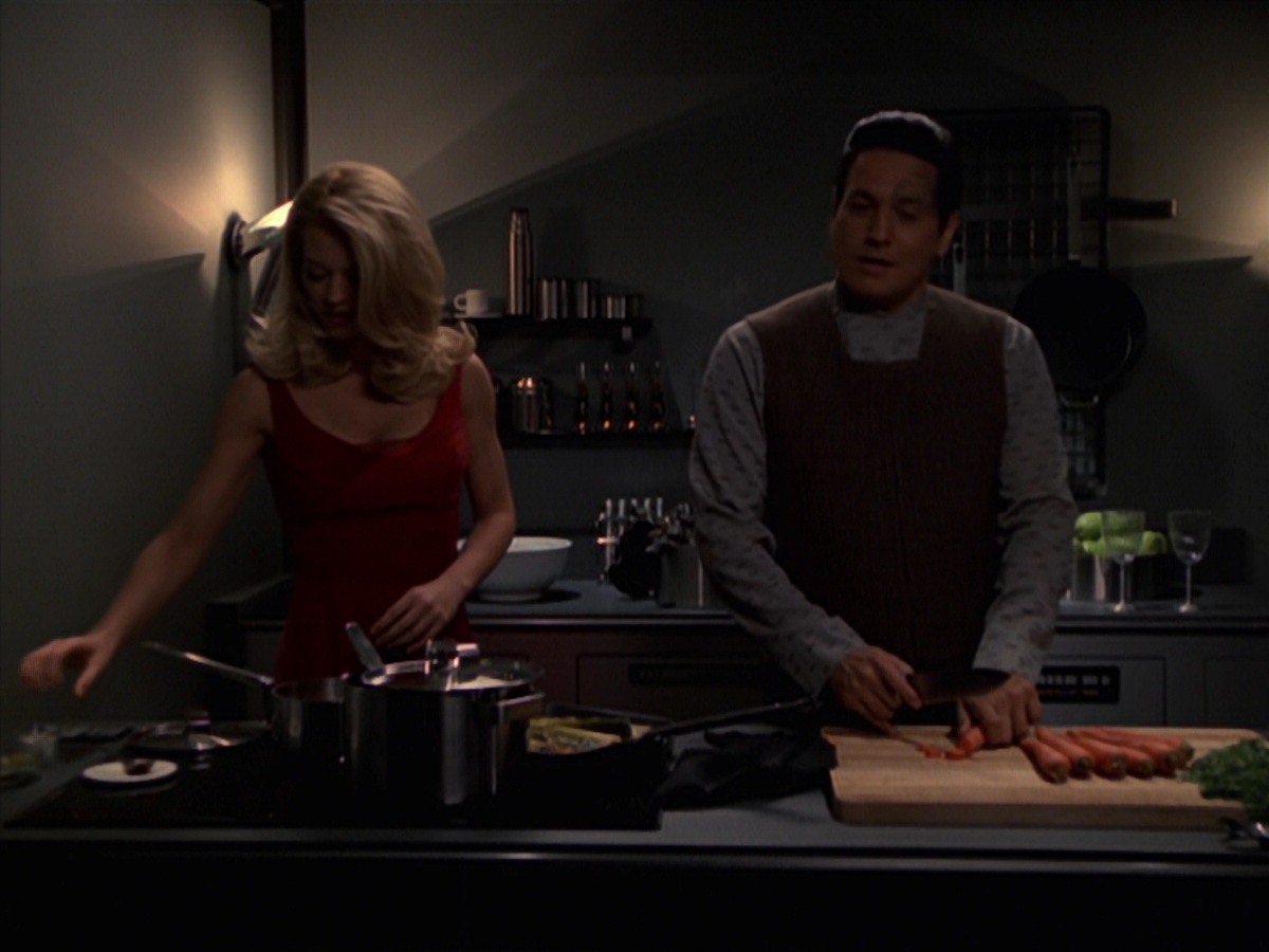 extant_StarTrek_VOY_7x18-HumanError_1514.jpg