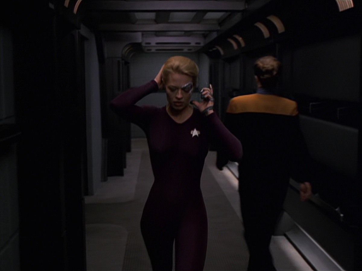 extant_StarTrek_VOY_7x18-HumanError_1827.jpg