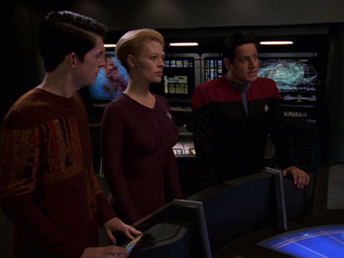 extant_StarTrek_VOY_7x18-HumanError_1876.jpg