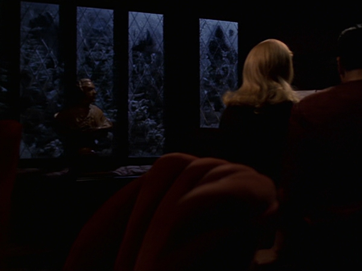 extant_StarTrek_VOY_7x18-HumanError_1953.jpg