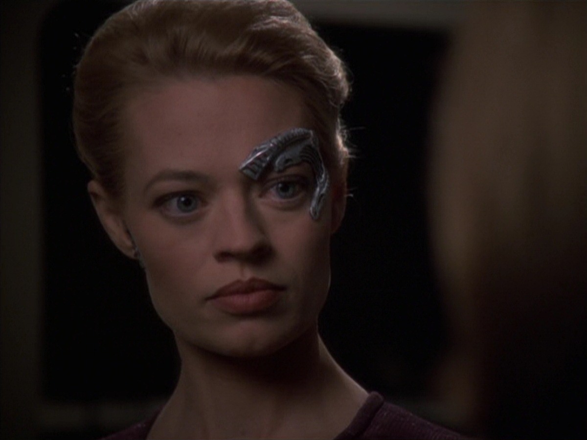 extant_StarTrek_VOY_7x18-HumanError_2437.jpg