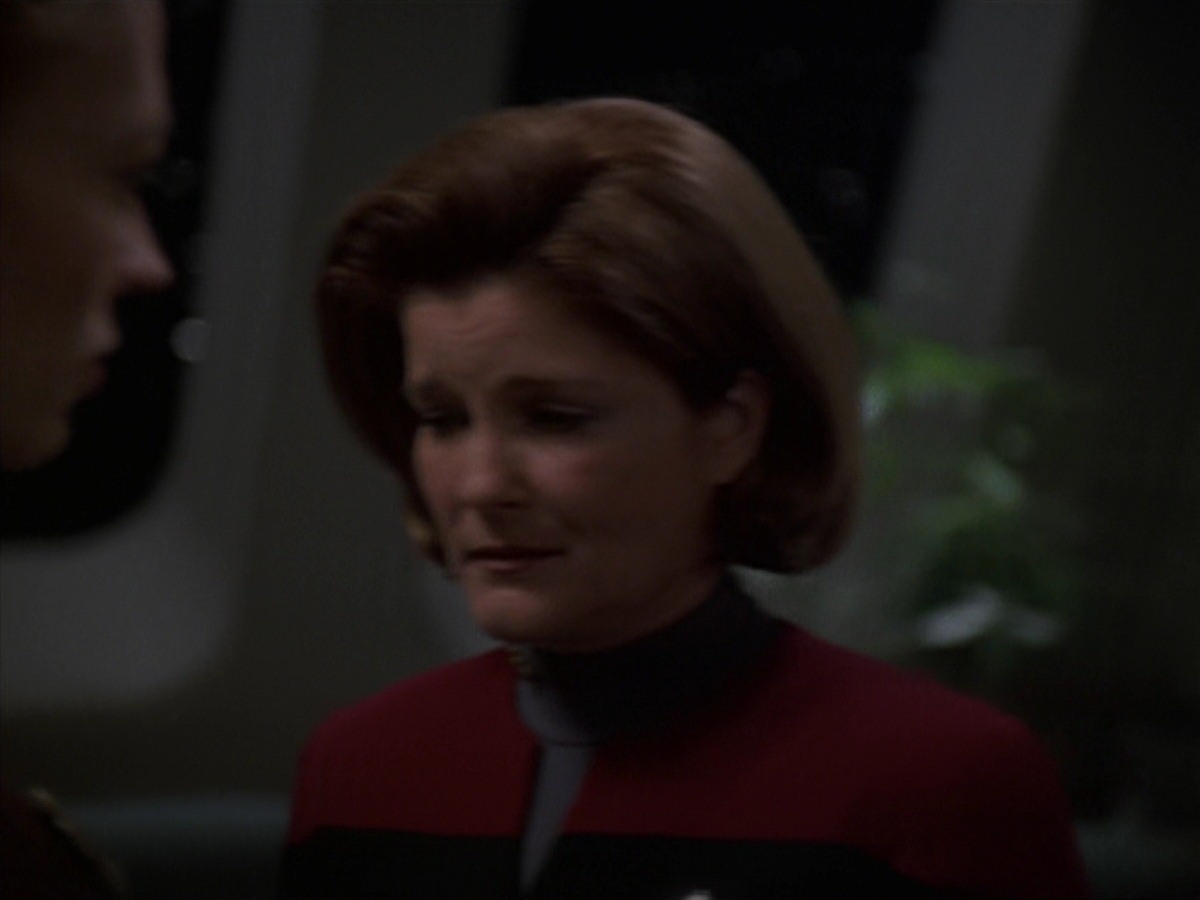 extant_StarTrek_VOY_7x18-HumanError_2441.jpg