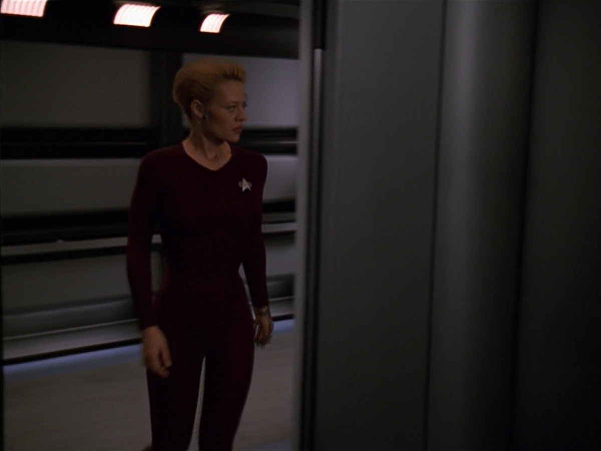 extant_StarTrek_VOY_7x18-HumanError_2478.jpg