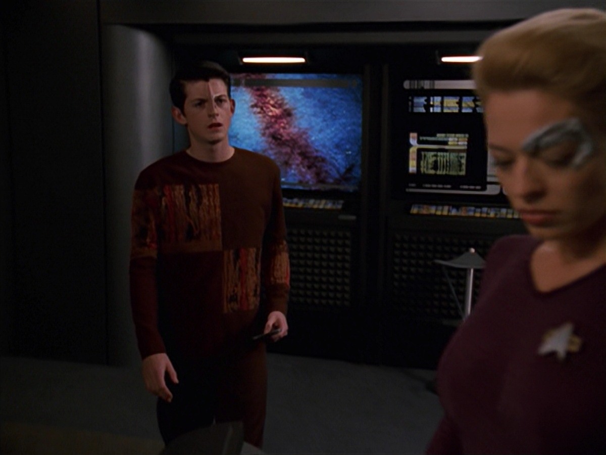 extant_StarTrek_VOY_7x18-HumanError_2487.jpg