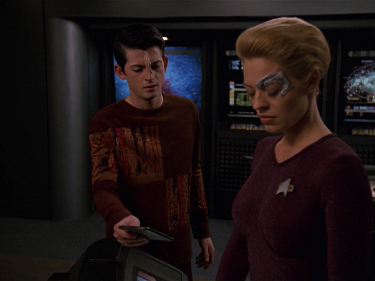 extant_StarTrek_VOY_7x18-HumanError_2497.jpg
