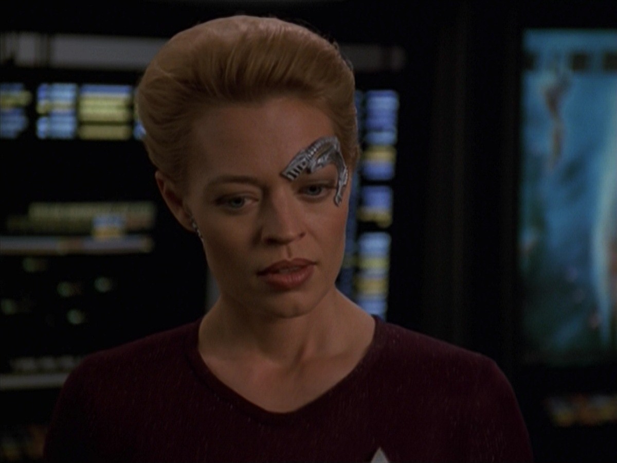extant_StarTrek_VOY_7x18-HumanError_2564.jpg