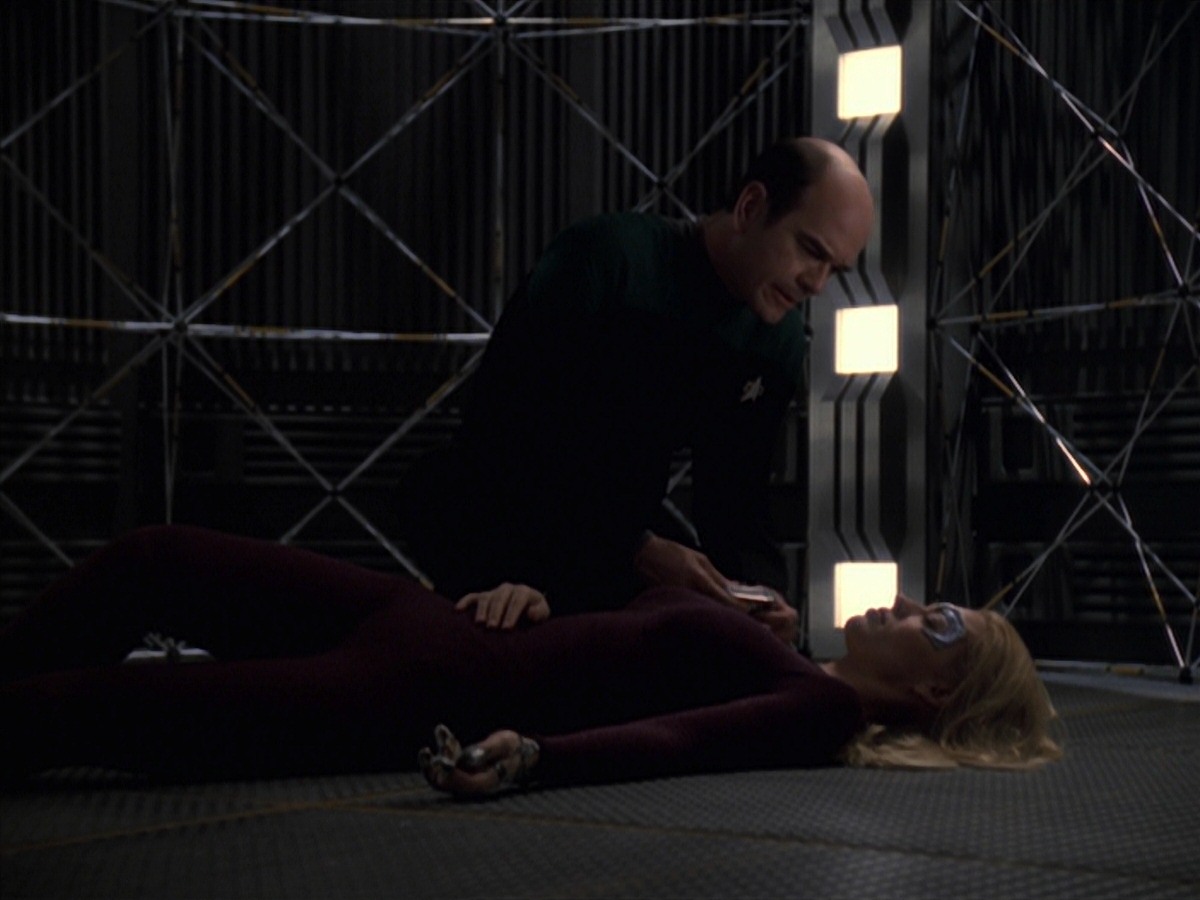 extant_StarTrek_VOY_7x18-HumanError_2867.jpg